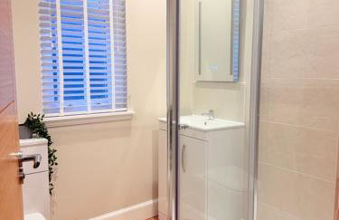 Bright and spacious 2 bedroom flat - Photo 3