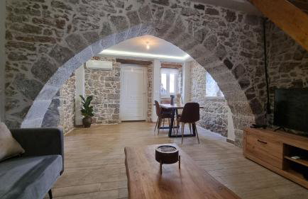 MENELAUS Stone House - Foto 2