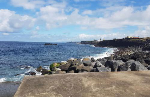 Seaside Azores Villa with natural pool, terrace & barbecue - Photo 37