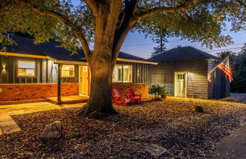 Folsom Old Town Escape • Cozy Cottage + Library - Foto 55