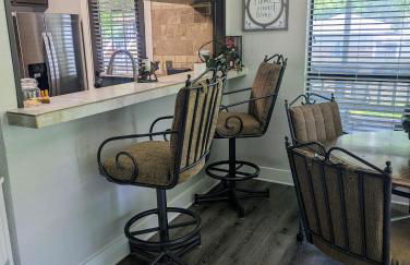 Lake ConRoy Estates - Unit A with Pool Access - Foto 11