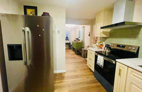 Private Estate, walk to Princeton downtown, 3 Bedrooms, 2 Bath, with Free Parking - Photo 21