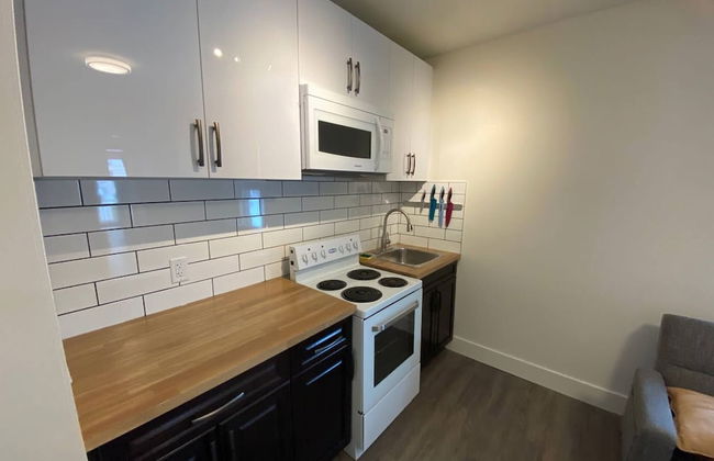 Lovely 1 Bedroom Condo With Free Parking And Balcony - Foto 13