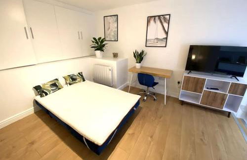 Redhill Town Centre Garden Flat - Foto 14