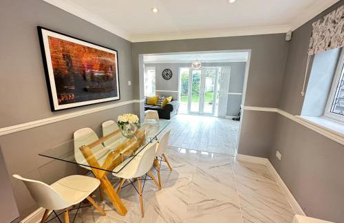 Modern 3 bed House with two bathrooms! Free parking! - Foto 5