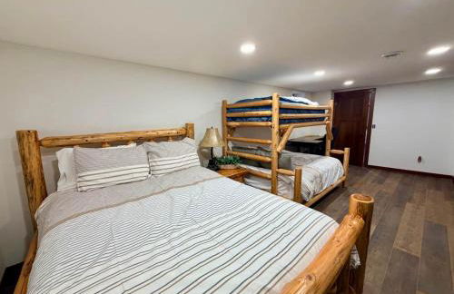 Paddler's Paradise Cabin with Direct Trail Access! - Foto 16