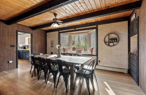 NEW! Woodland Retreat - Hot tub Game Room Firepit - Foto 30