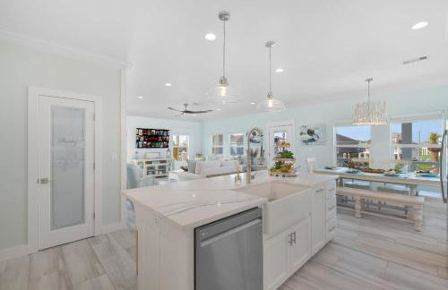 Near Beach Large Home Sleeps 22 BBQ Soaking Tub - Foto 14