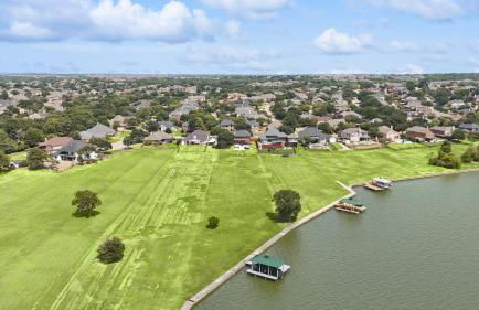 The Best of Lakeside Living - Luxury at its Finest - Photo 53