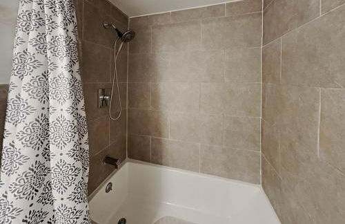 Artful Home Near Design District - Foto 35