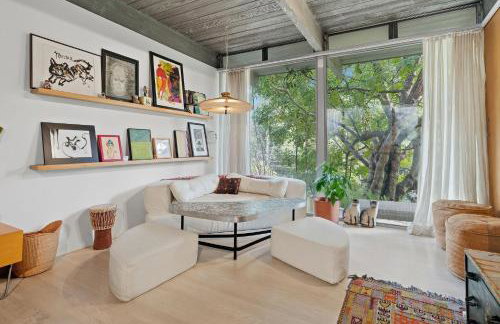 2 Level Hollywood Hills Home with First Floor Pool and Garden by Colby and Conrad - Foto 1