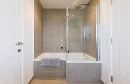 Delightful Seaside Hideaway 5 Mins to Beach - Foto 30