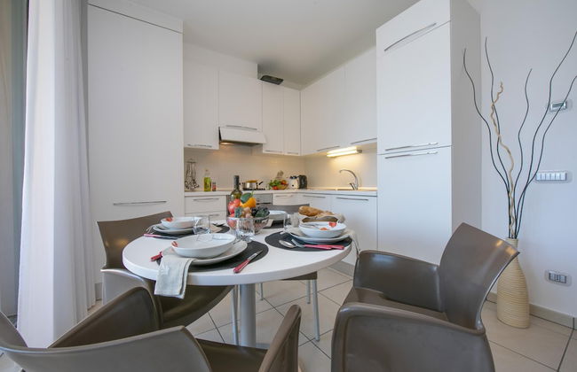 Vista di Maccagno Fantastico Pool - Foto 10