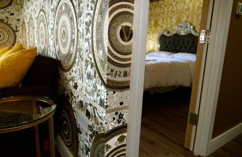 Stunningly Opulent Gold Apartment Near Sheffield FULL SKY TV - Foto 32