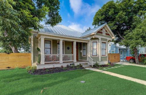 Downtown home with enclosed backyard, deck, streaming, washer/dryer, central AC - Foto 36