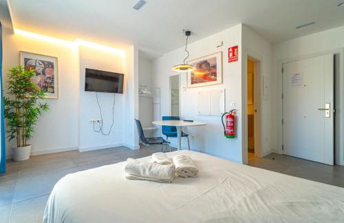 Edificio Santiago by Plaza Mayor Apartamentos - Photo 3