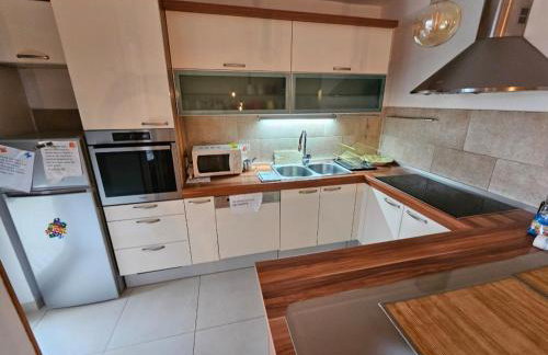 Beautiful Apartment, Beach by foot - Photo 43