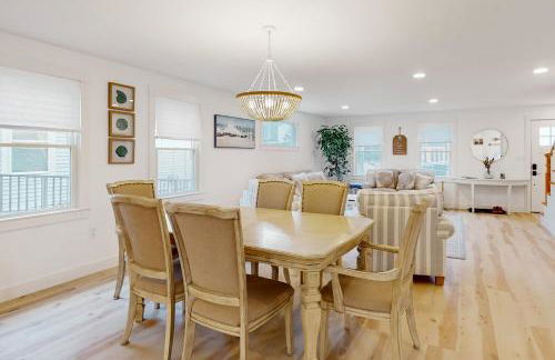 Beau's Beach House - Photo 6