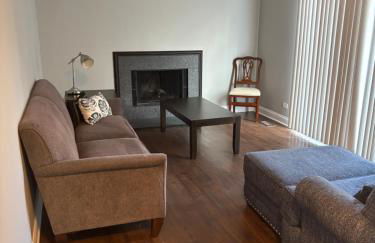 Arlington Heights 5bd 3bth sleeps 14 with driveway parking - Foto 17