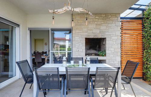 Holiday Home in Novigrad with Pool near Beach - Foto 49