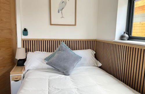 Still Waters - Luxury Lakeside Retreat with Hot Tub - Photo 76