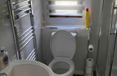 7F Cwtch Cymru Lodge, Caer Beris Holiday Park - apologies commercial vehicles not allowed on site - Foto 15