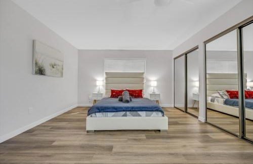 Oneluxstay 3BR Home Near the Beach - Foto 52