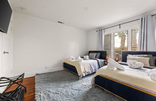 Los Angeles charming big house, king bed, parking, EV - Photo 35