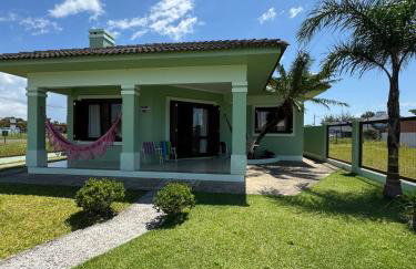 Excelente CASA 2 quadras do mar - Foto 15