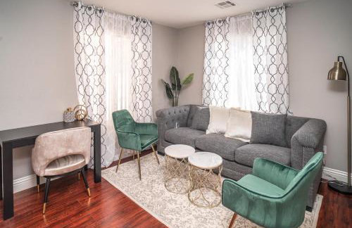 Viva Vegas Cozy 3BR Home Minutes from the Strip - Photo 2