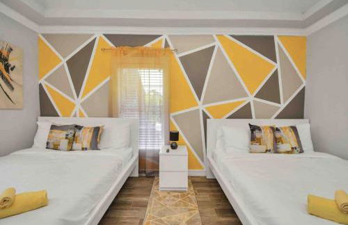 Central Yellow Gem: Cozy Views & Proximity - Foto 3