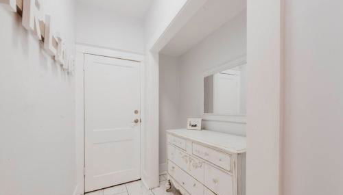 Newly Renovated 3BDR with Backyard Starland District - Foto 5, wardrobe