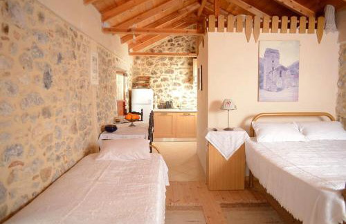 A small paradise in Mani with local hospitality - Photo 21