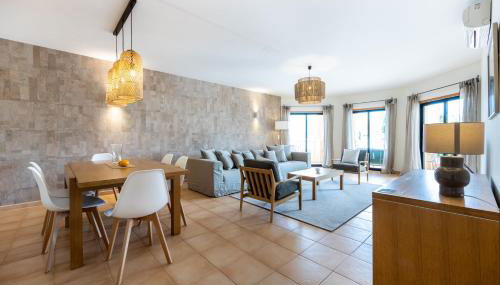 Aum Praia da Luz Resort Apartment - Photo 3