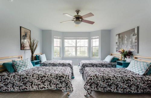 Amazing House with Pool, Arcade, Hot Tub and More - Accomodates 16 guests - Photo 41