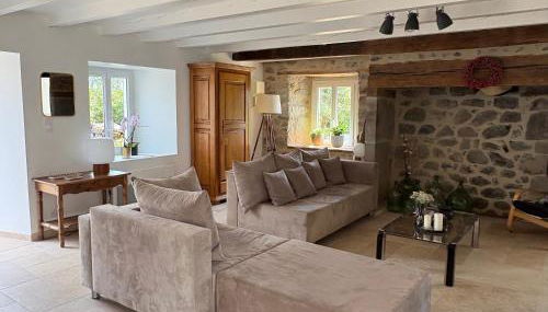 Maison de campagne, 136 M2, 4 pers, grande pièce de vie, 2 chambres, 2 salons, Cantal - Foto 3