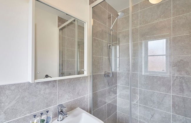 Host Stay Cayton Bay Cottage - Foto 16