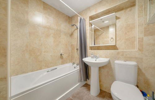 Long Stay 2BR Garden View Flat WiFi Parking Dishwasher Walk to Bromley High St & Station - Foto 17