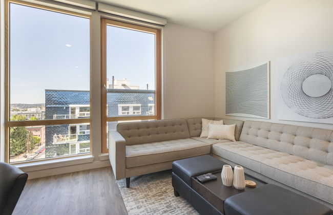 Domicile Suites at Cove - Photo 32