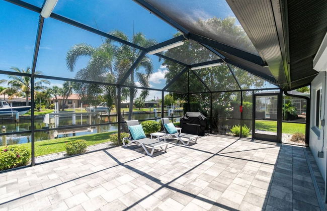 Tranquility - Waterfront Villa With Pool Dock - Photo 5