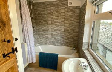 The Stopping Point Stylish Coastal Retreat near Cartmel & Lake District - Foto 26