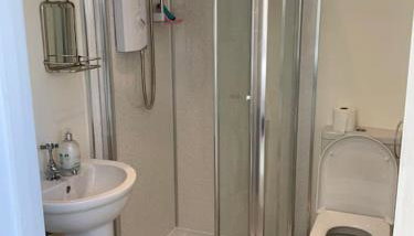 A Cotswold Cabin with Great Views and a Hot Tub - Foto 5