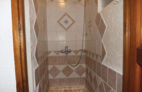 3 Bedroom Stunning Home In Gordes - Photo 30