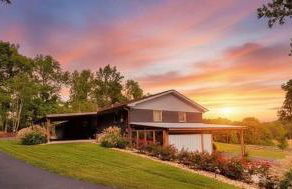 Southern Comfort Retreat with a private hot tub - Foto 4