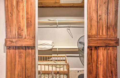 Remodeled Crestline Retreat Walk to Lake Gregory! - Foto 14