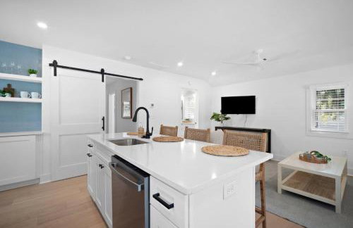 Newly Renovated Coastal Cottage - Downtown Beaufort - Foto 7