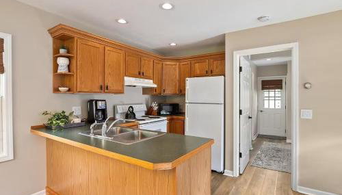 2min walk downtown-Pet Friendly-Offstreet Parking - Foto 4