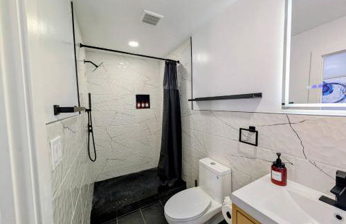 Newly Renovated Charming Apt! 30 Mins to Manhattan - Foto 24