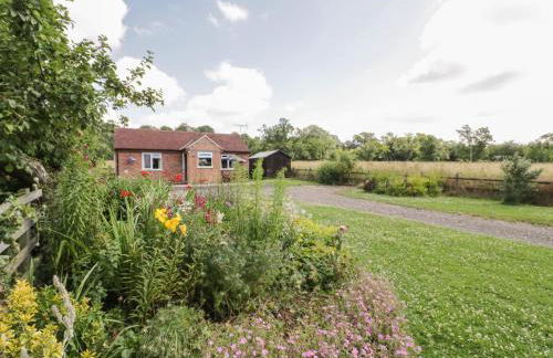 Lawn Lodge - Photo 15