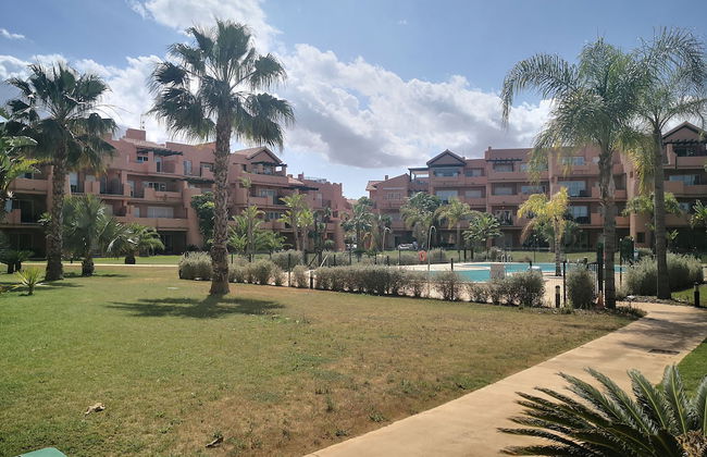 Extended Frontline Ground Floor Apartment - Foto 24